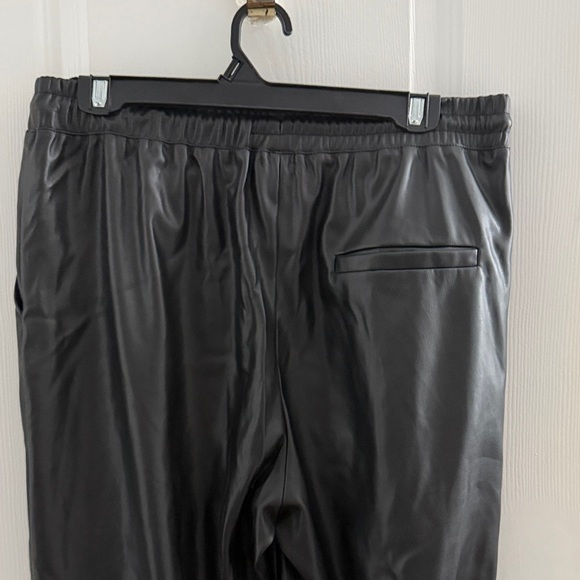 Black leather faux Jogger Pants - Picture 5 of 6